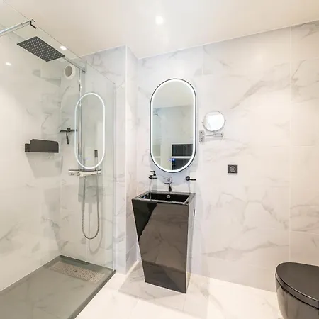 One Of A Kind 6 Bedroom 6 Bath Sauna Jacuzzi Pool Just 15 Mns Off Town 度假居 戛纳