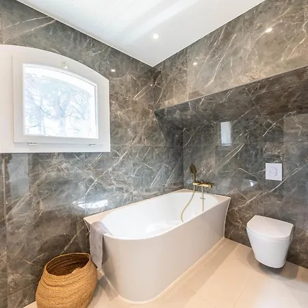 One Of A Kind 6 Bedroom 6 Bath Sauna Jacuzzi Pool Just 15 Mns Off Town 度假居 戛纳