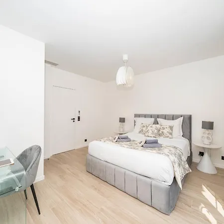 One Of A Kind 6 Bedroom 6 Bath Sauna Jacuzzi Pool Just 15 Mns Off Town 度假居