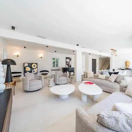 One Of A Kind 6 Bedroom 6 Bath Sauna Jacuzzi Pool Just 15 Mns Off Town 度假居