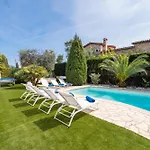 One Of A Kind 6 Bedroom 6 Bath Sauna Jacuzzi Pool Just 15 Mns Off Town